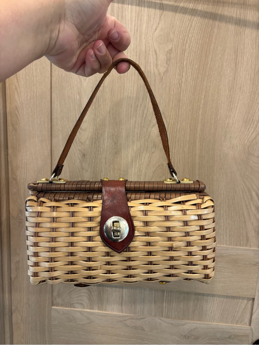Vintage Wicker Shoulder‎ Purse Hard Shell Hong Kong Picnic